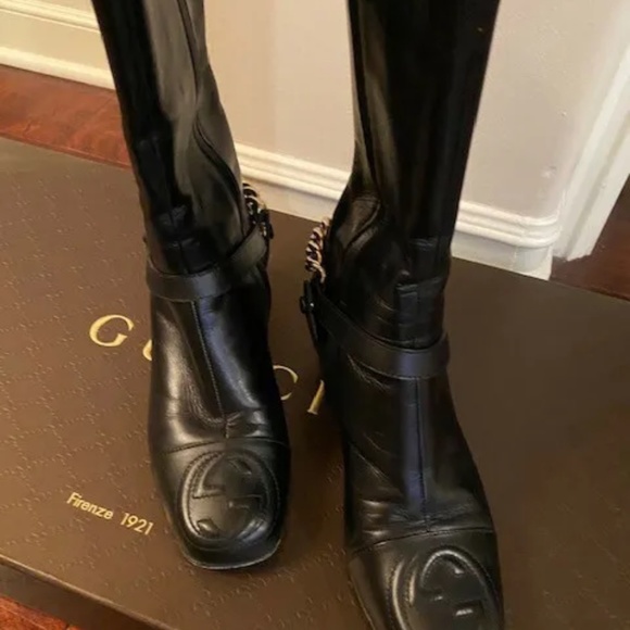 Gucci Knee High Boot with Gold Chain & Logo Detail Size 35.5 (Box NOT Included) - Picture 5 of 16